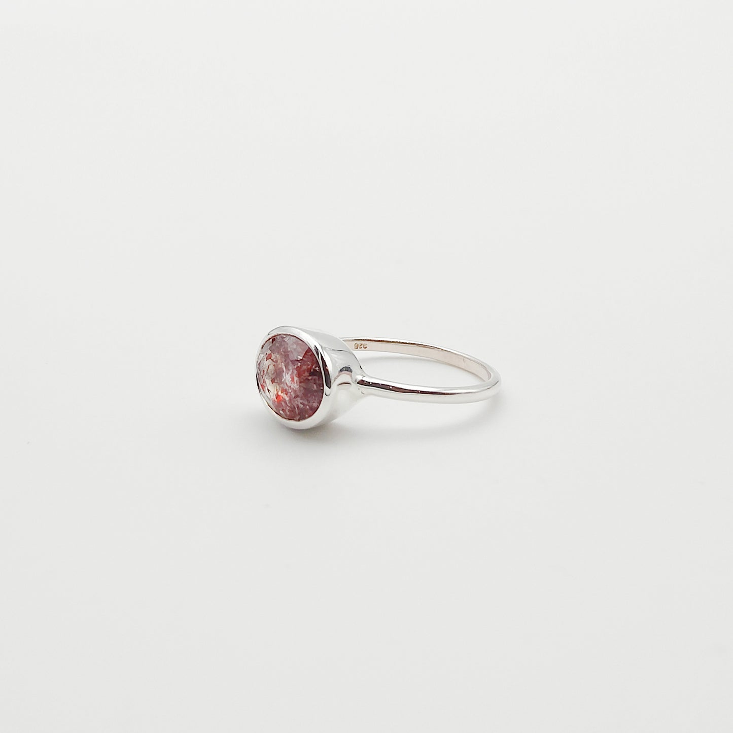Bague Cristal de roche et inclusions d'Hématite - Ovale