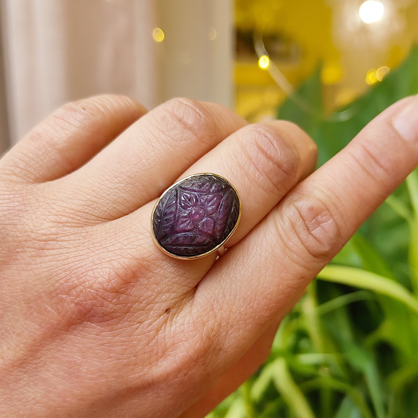 Bague rubis gravé ovale