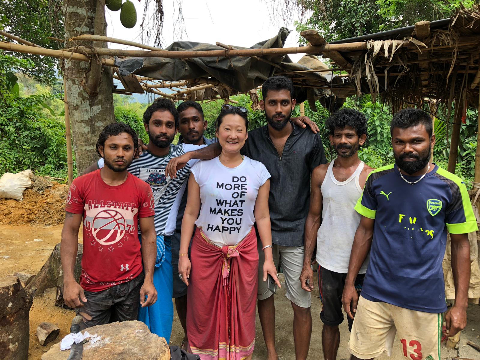 Pose avec des mineurs au Sri Lanka