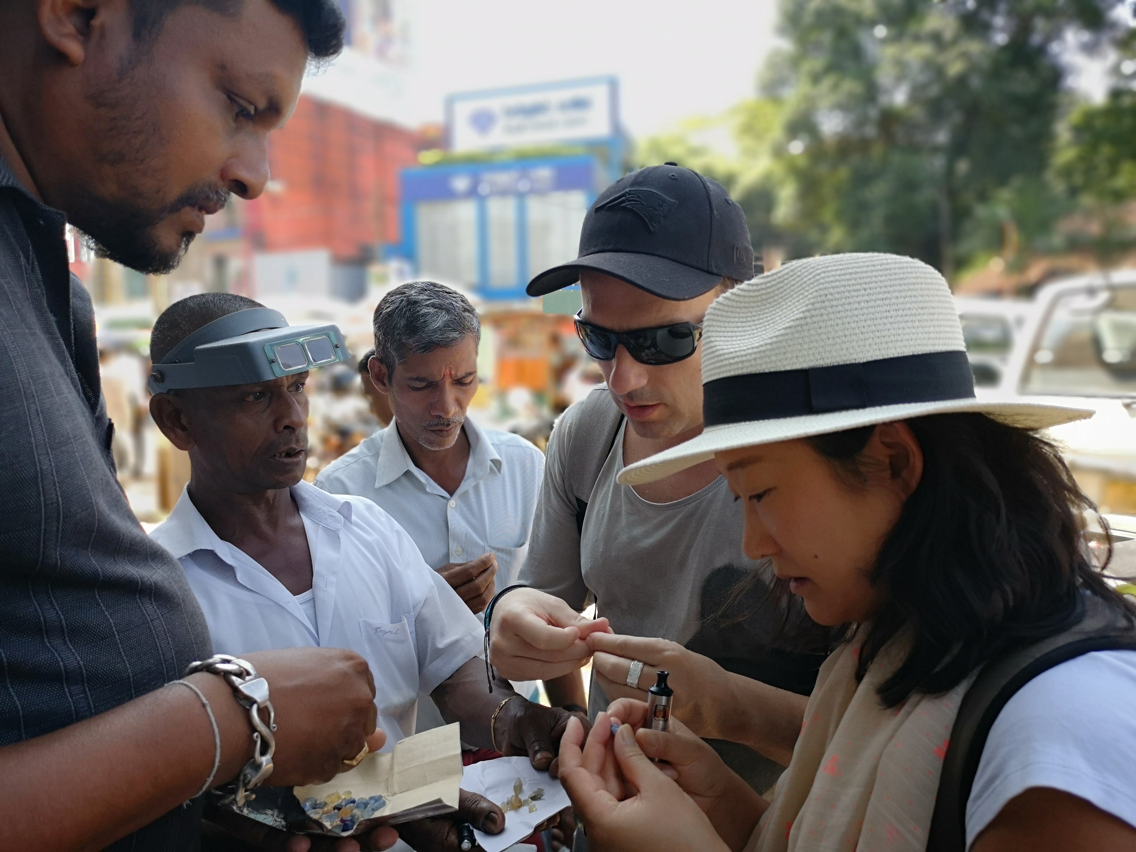 Recherche de pierres précieuses au Sri Lanka avec Benoit Charbonneau