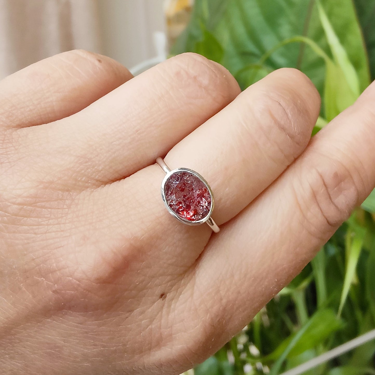 Bague Cristal de roche avec inclusions d'Hématite